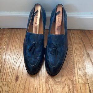 Louis Vuitton Loafers, authentic. Navy blue camo, orange leather interior!
